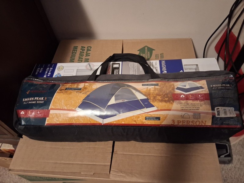 Northeast Outfitters Eagles Peak 3 9’x7′ 3 Person Dome Tent