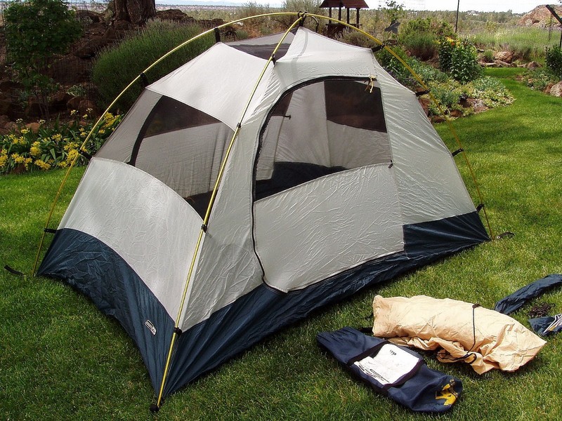 Vtg REI Half Dome Plus 2 Person Backpacking TENT w/ Corded Poles and Damaged Fly