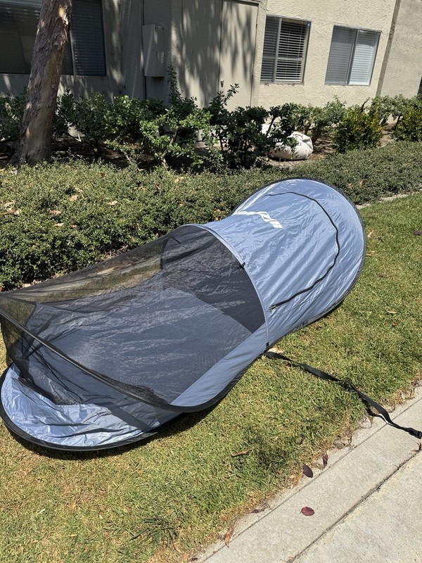 L RUNNZER Single Person Pop Up Tent, 1 Person Mosquito Net Tent