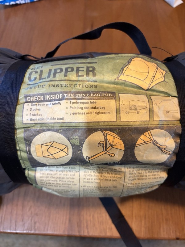 REI Clipper Tent lightweight 2 person tent For Camping Excellent Condition Popup