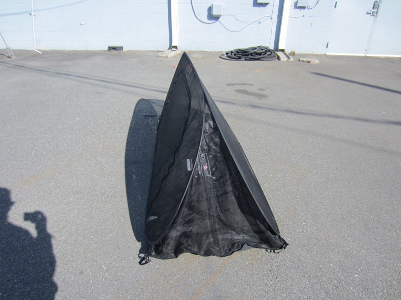 The MosquitOasis Original Enclosed Pop-Up Bug Net Camping Screen Tent 75"x30" gallery
