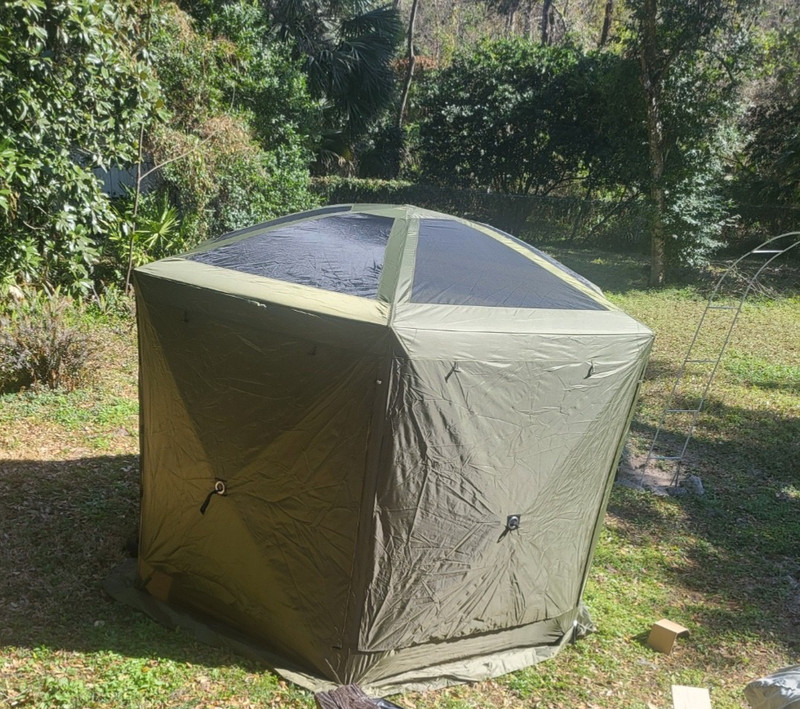 screen room/tent, 10 x 10, roll up window covers, new