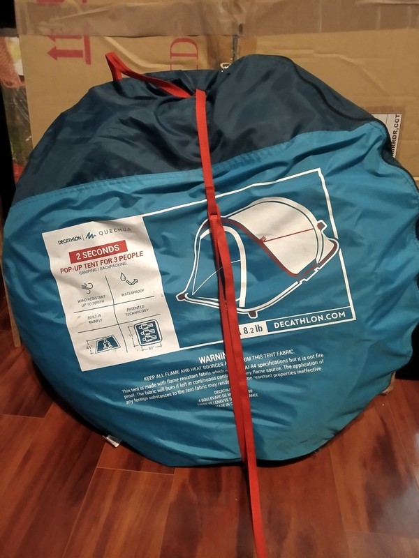 Decathlon Quechua, 3 Person, 2 Second Easy Waterproof Pop up Tent , Camping $199