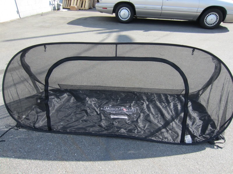 The MosquitOasis Original Enclosed Pop-Up Bug Net Camping Screen Tent 75"x30" gallery