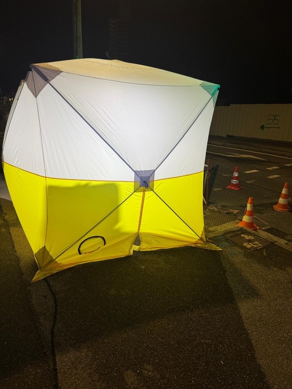 JAX3 | Professional Work Tent | UV50+| 6,2x6,2x7,05 Ft | Popup | Waterproof gallery