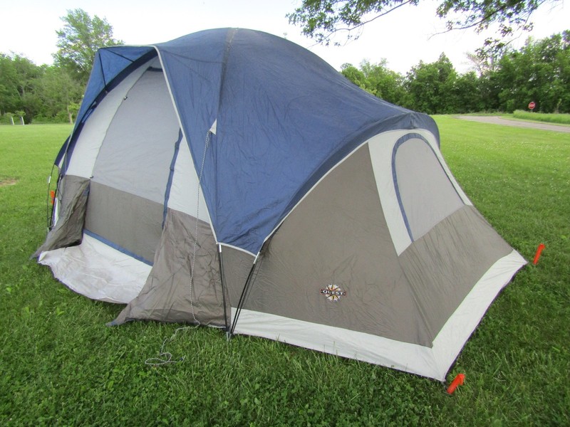 QUEST 8 Person Cross Vent Tent Blue GUC!