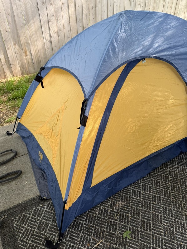 The North Face Slickrock Tent Complete – Tent, Rainfaly, Poles, Stakes, and Bag
