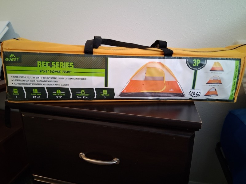 Quest Rec Series 3 Person Dome Tent Red & White 7 X 6 Brand New