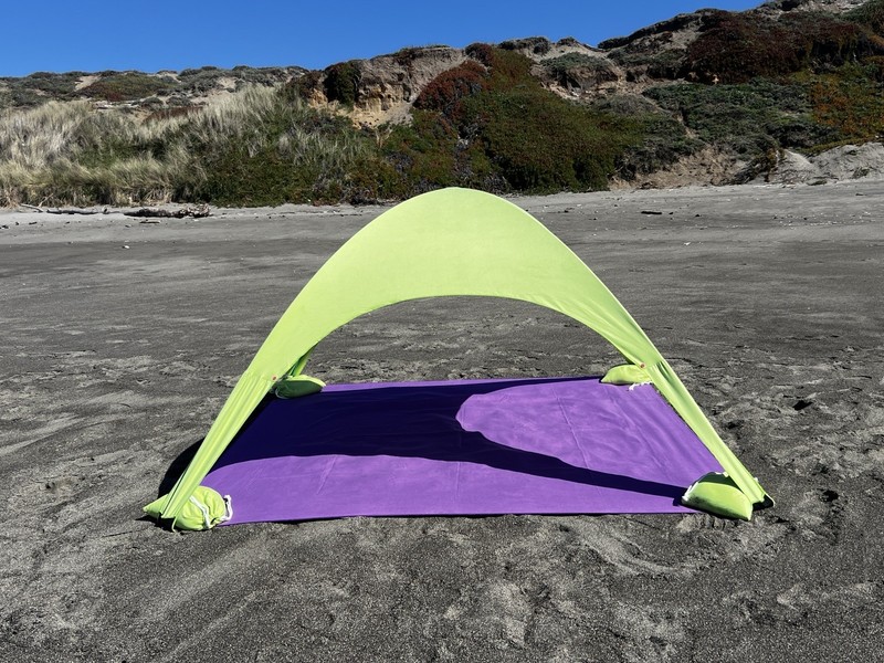 “Bechit – The All-in-One Beach Shade & Towel Tent” «Green & Purple»